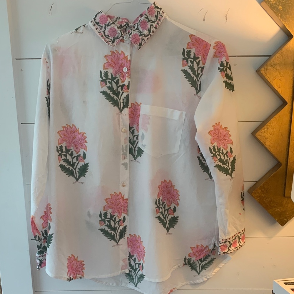 Floral Pink and Green Women's Top S/M sl oversized.  Gorgeous print. 21” chest